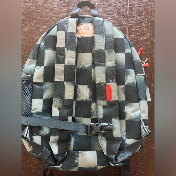 Hershel Supply Co Youth 26L backpack in checkers - Picture 2 of 4